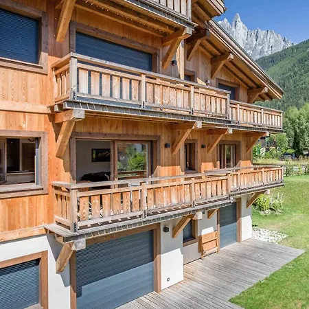 Апартаменти Coin Des Drus - Year *