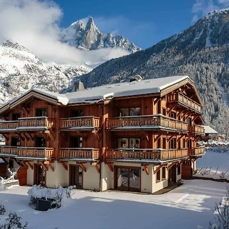 Апартаменти Coin Des Drus - Year